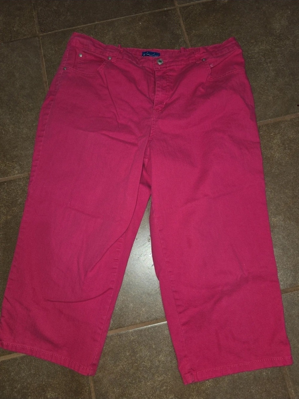 Kim Rogers Bright Pink Capri Pants